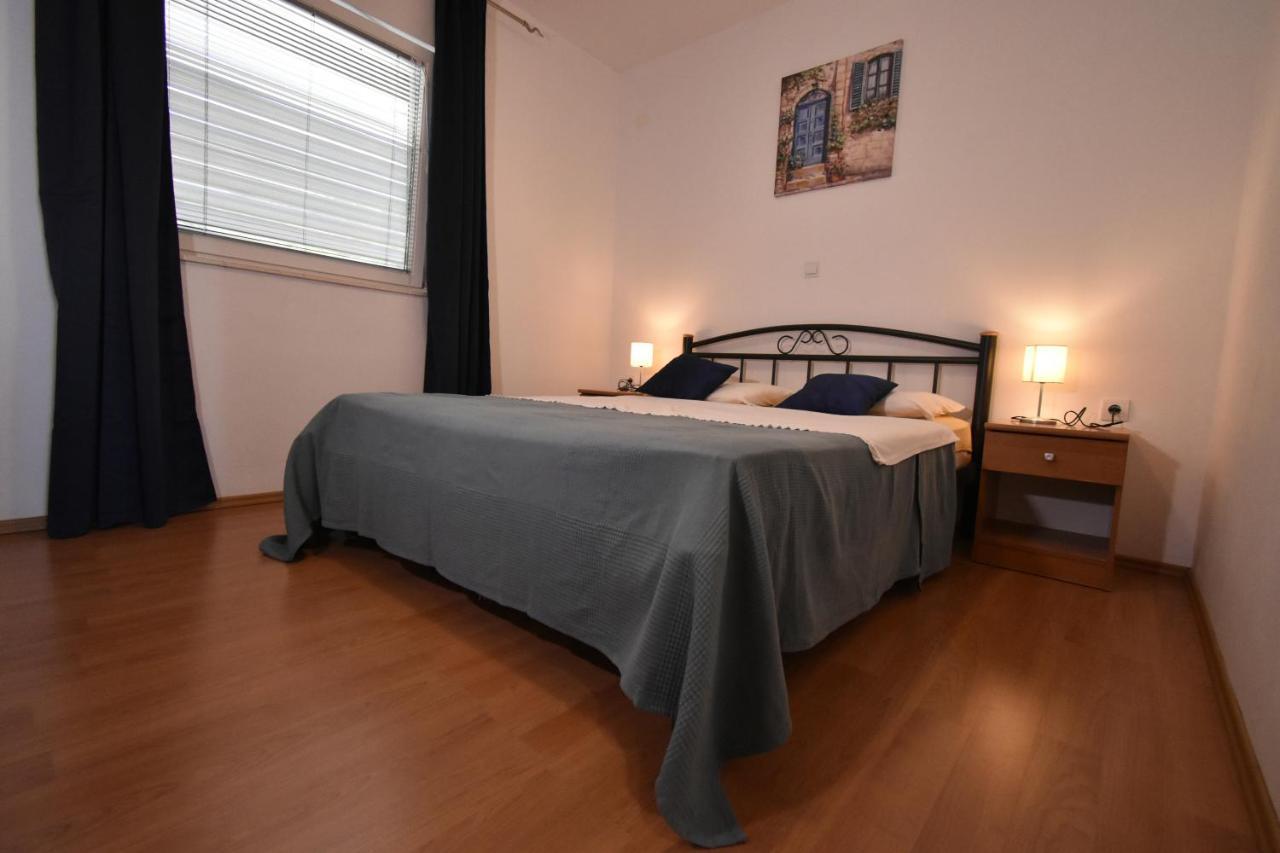 Apartments Jasna Traù Esterno foto